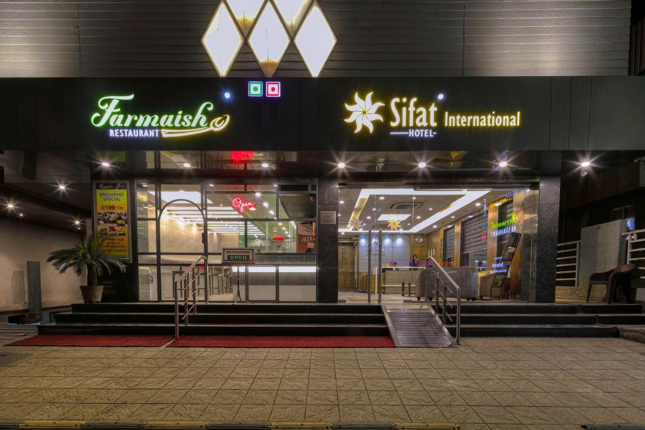 Hotel Sifat International Surat Esterno foto
