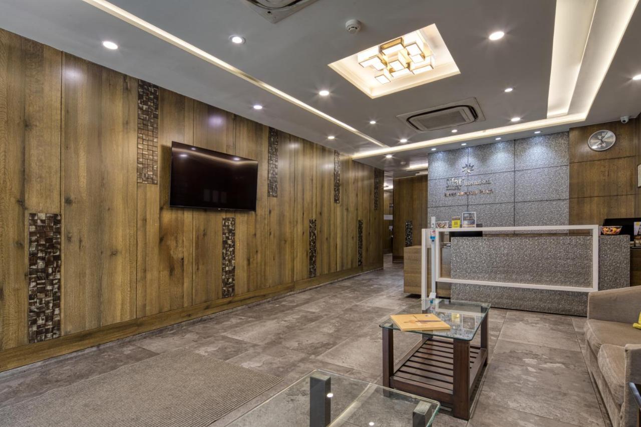 Hotel Sifat International Surat Esterno foto