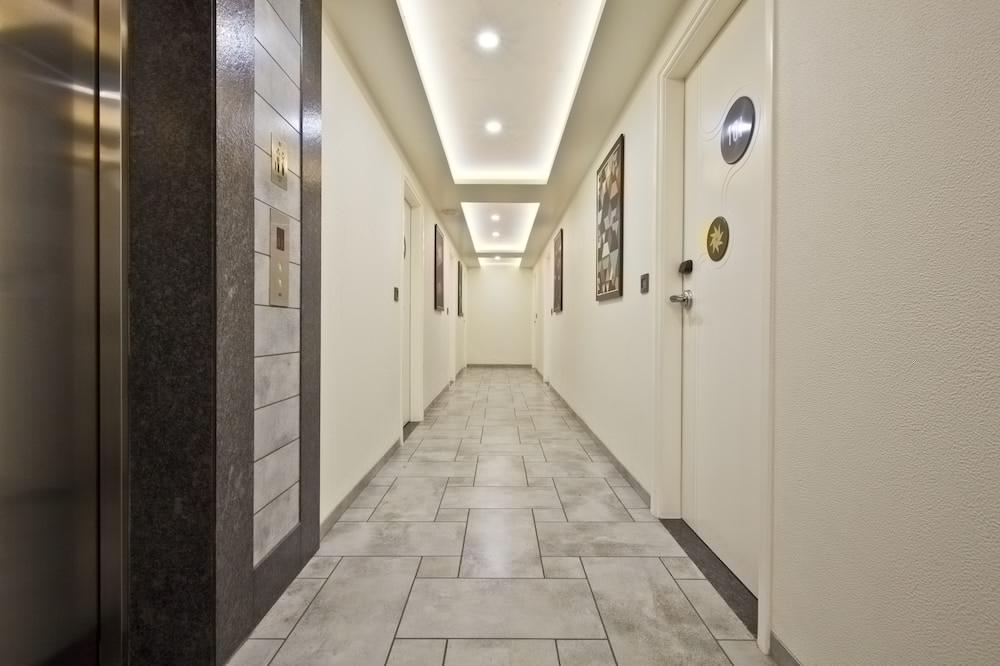 Hotel Sifat International Surat Esterno foto