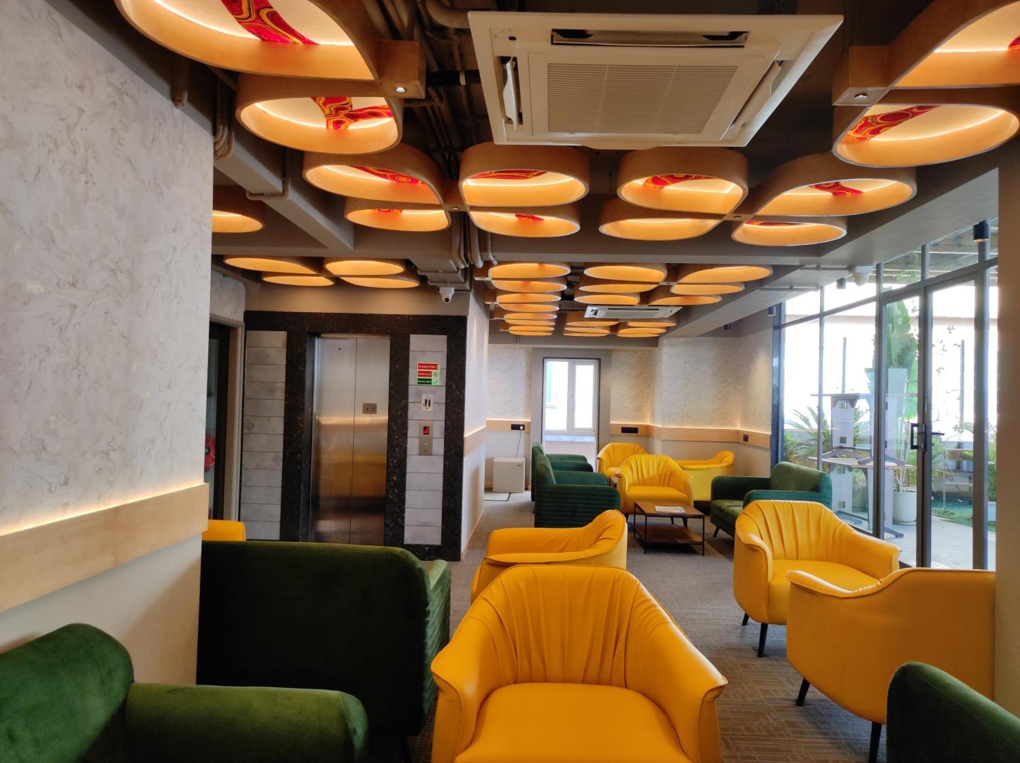 Hotel Sifat International Surat Esterno foto