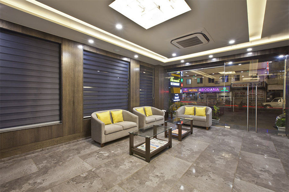 Hotel Sifat International Surat Esterno foto