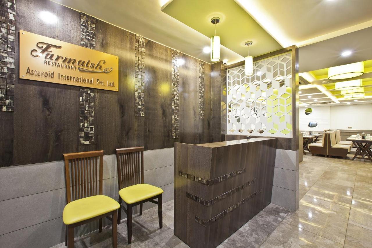 Hotel Sifat International Surat Esterno foto